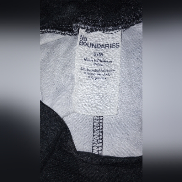 No Boundaries Charcoal and Light Gray Camo Leggings, Size S/M - Picture 2 of 2